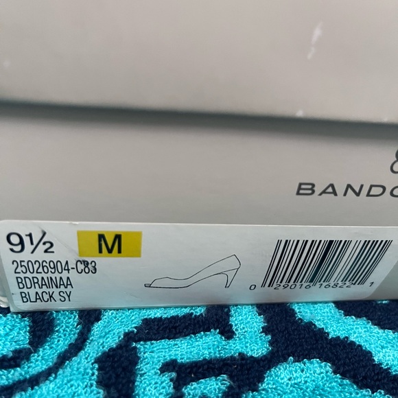 🆕 Black Patent Leather Peep-Toe Heels - Size 9.5 - Picture 6 of 6